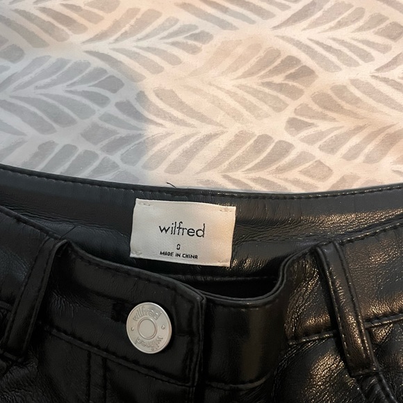 Aritzia Melina Pants in Black. Size 0. Length Regular. - Picture 3 of 4